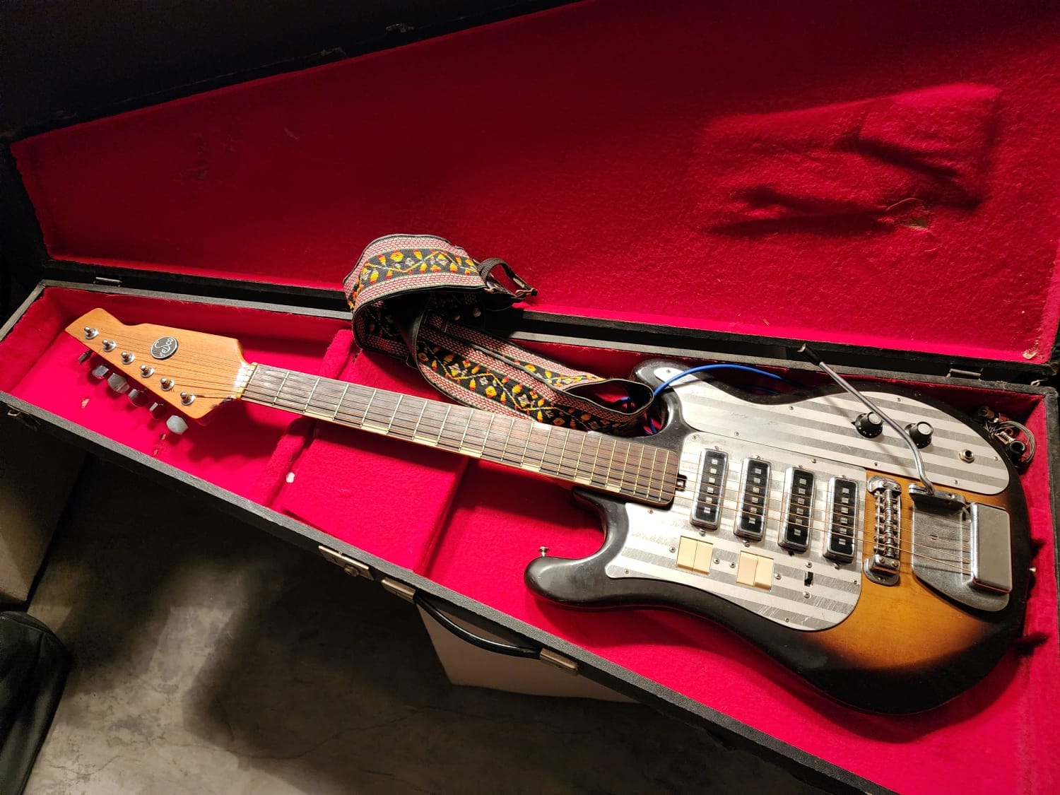 Good morning. Here, my Teisco WG-3l from 1965