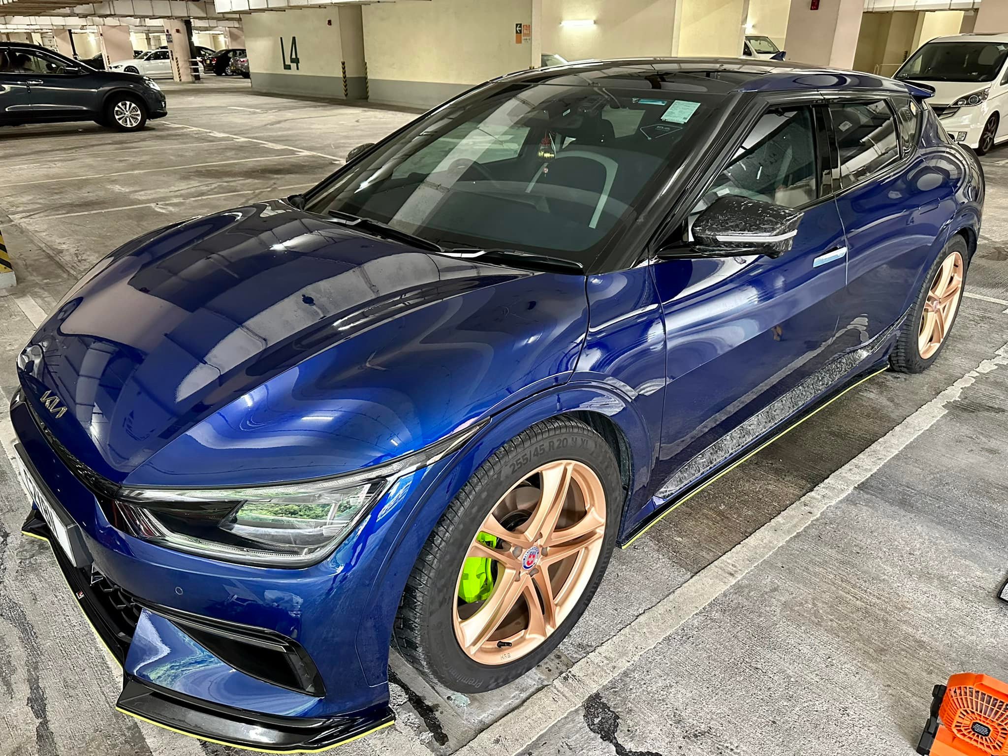 Supreme Wrap - ⭐️又係熟客換新車再次幫襯 🙏🏼🙏🏼 《Kia Ev6 GT 局部貼膜》
