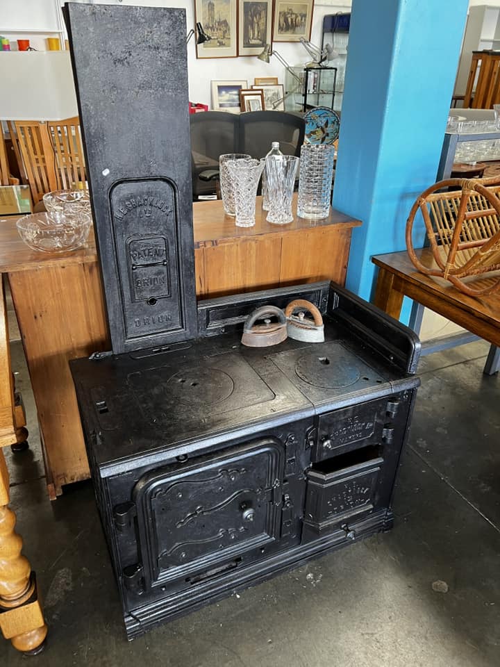 Central Markets - Good old shacklock Orion stove - and...