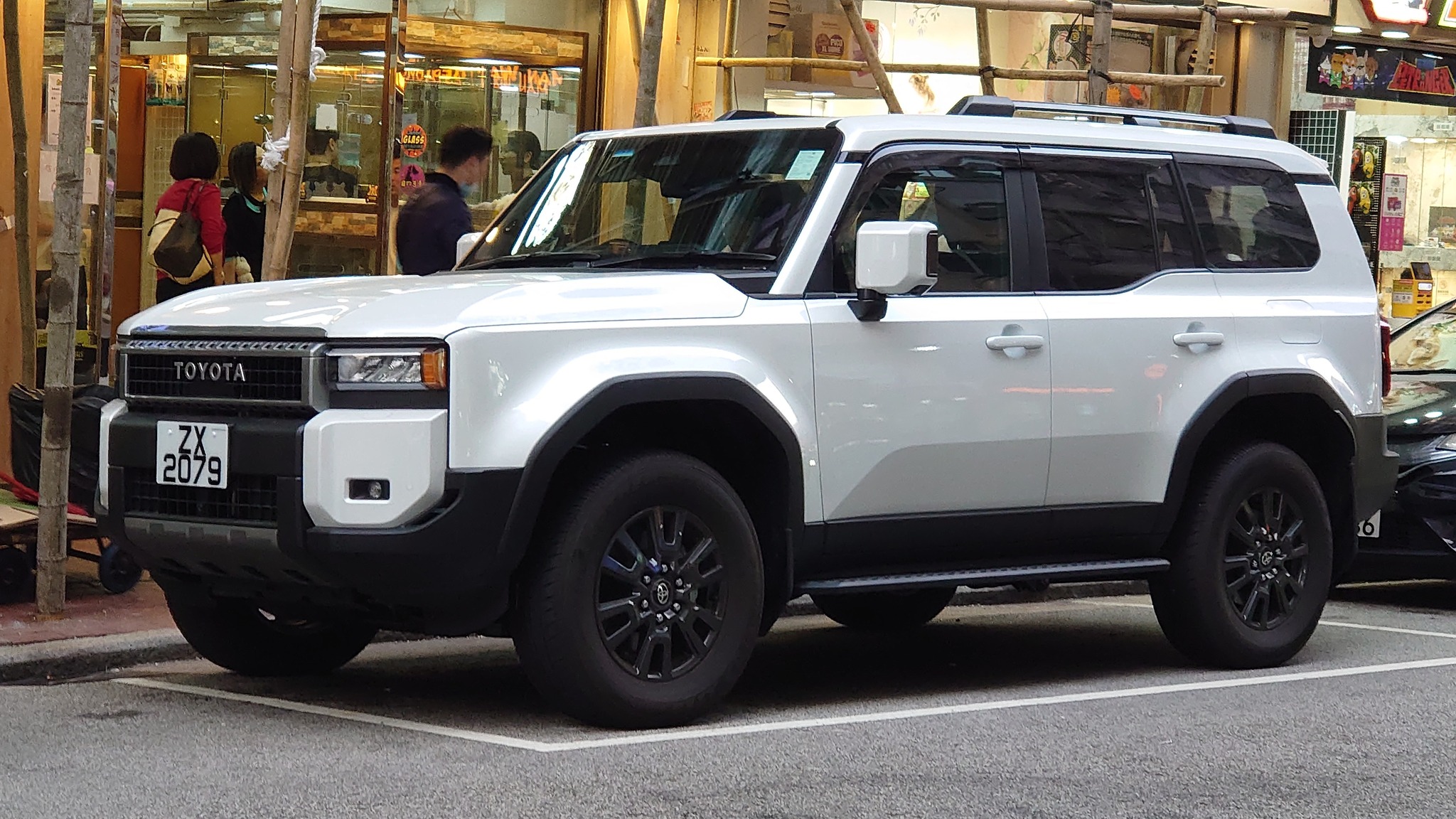 toyota #landcruiser #lc250 #white