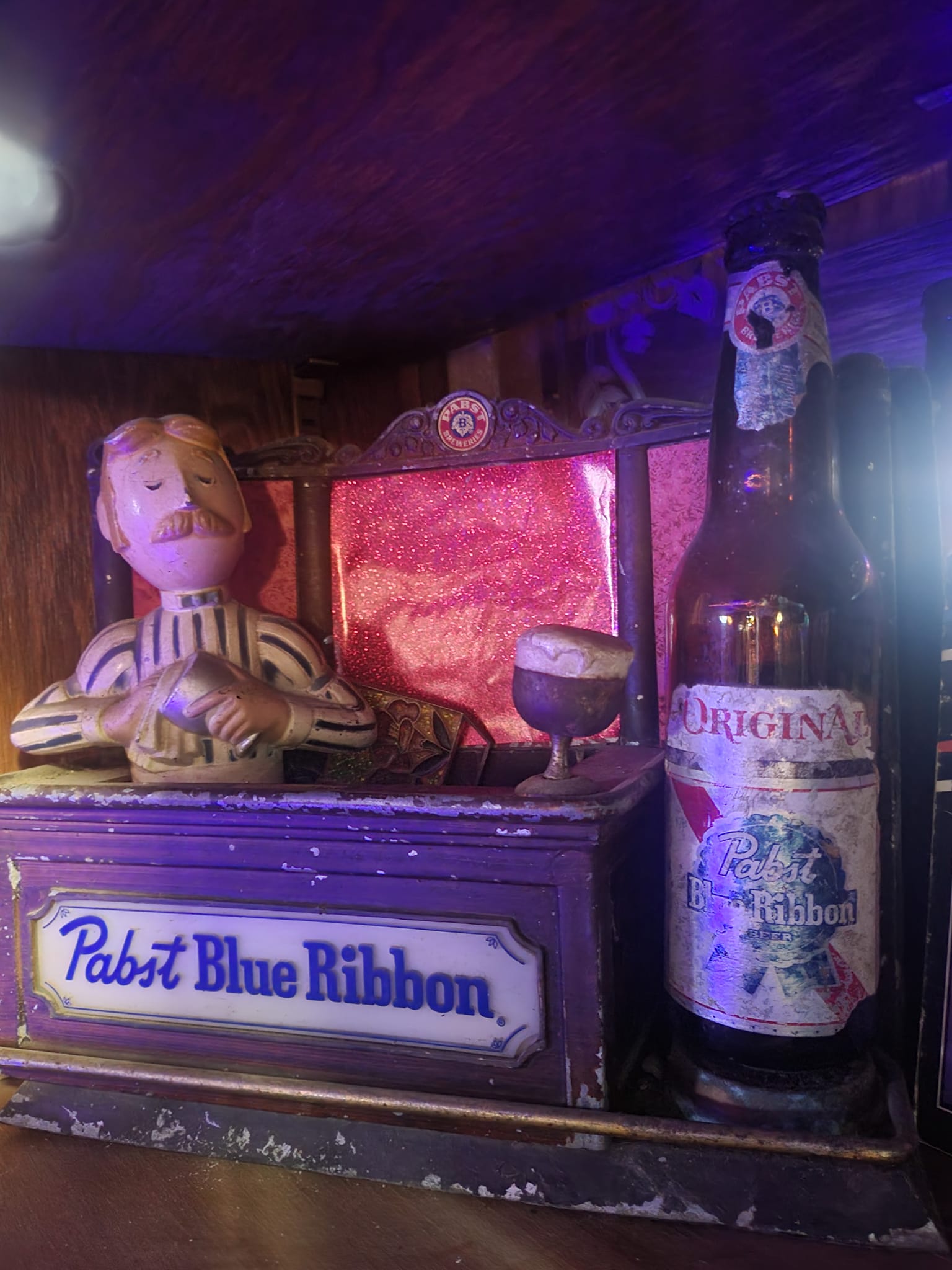 Pabst Blue Ribbon's 1955 waterproof cooler case