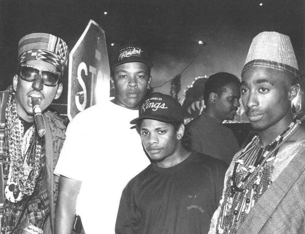 Shock G, Dr Dre, Eazy-E & 2PAC on the set of 