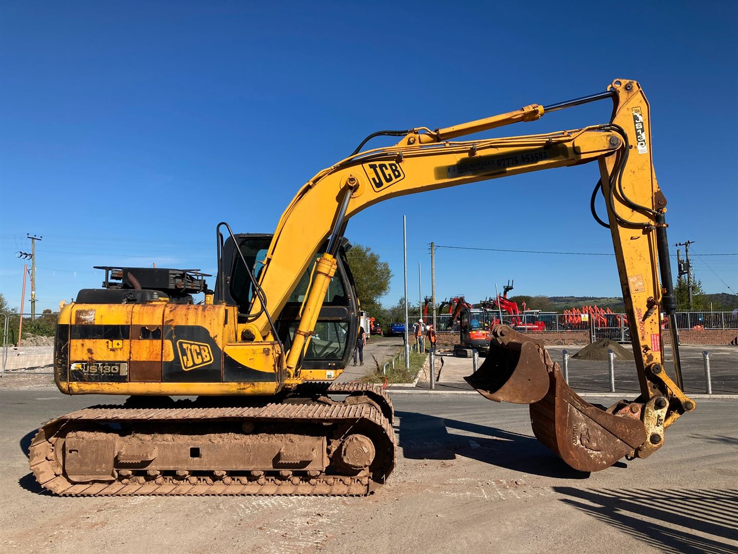 Reals - The JCB JS130 is a 13-ton class hydraulic excavator known for ...