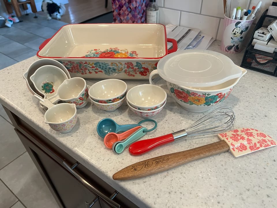 Pioneer Woman 20-piece bake set for $20