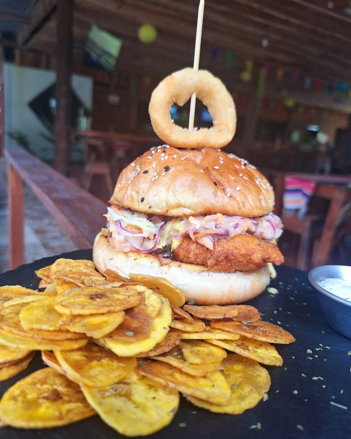 La - ¡Te presentamos una bomba de sabor en La Roca! Nuestra hamburguesa ...