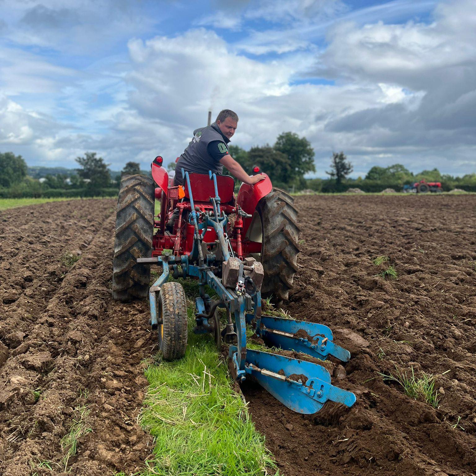 Match Ploughing | Anyone know where id get a quick entry top link ...