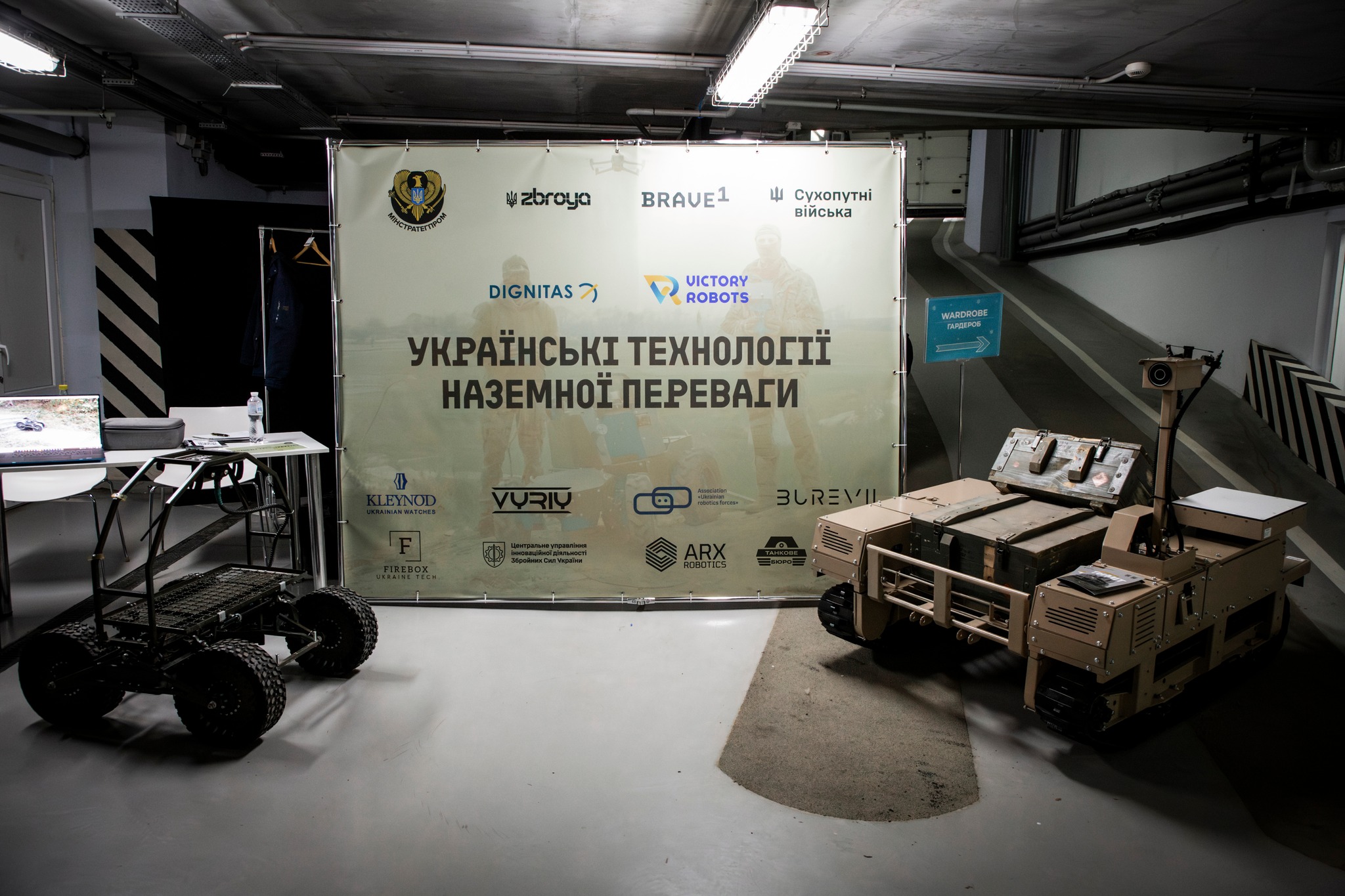 Dignitas Fund - 🗣«Давайте думати про те, що ми заберемо з... | Facebook