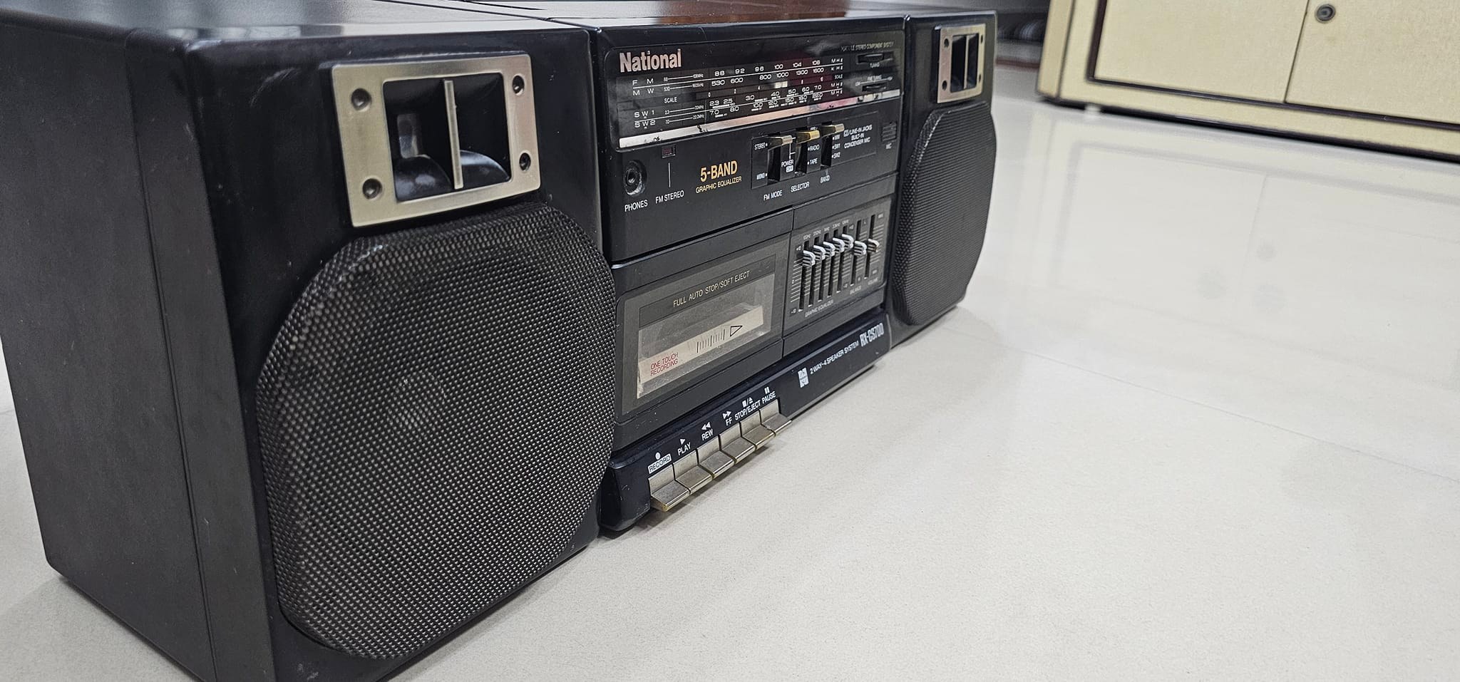 National 5 -- band 2 way -- 4 speaker system rx -- cs 700