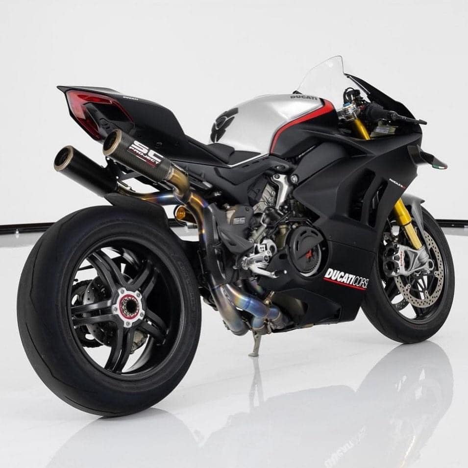 Ducati Panigale V4 SP with SC-Project Twin CR-T exhaust