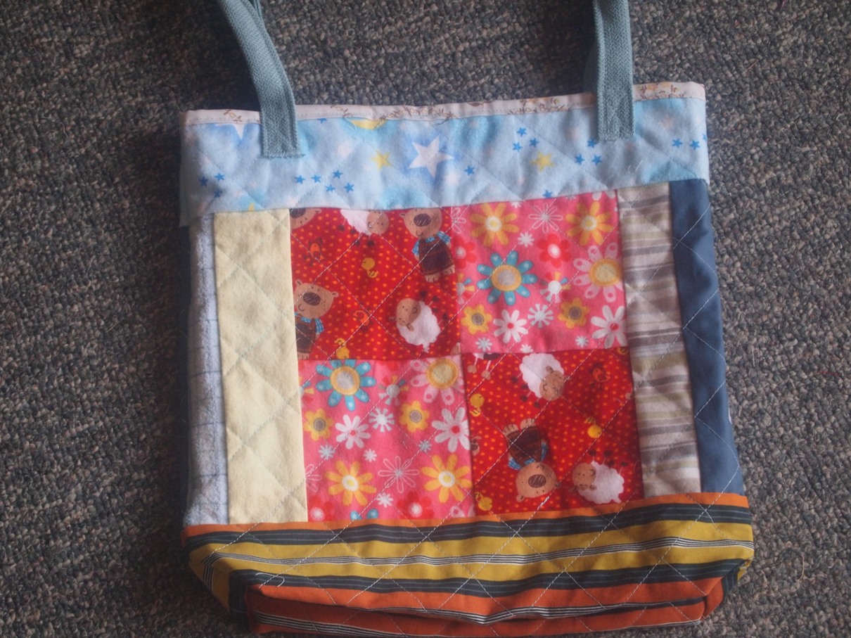 DIY pajama bag from leftover quilt fabric