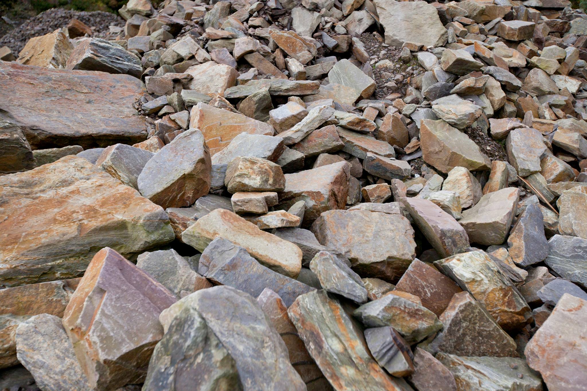 Epic Stones - There are three main types of rocks, igneous, sedimentary ...