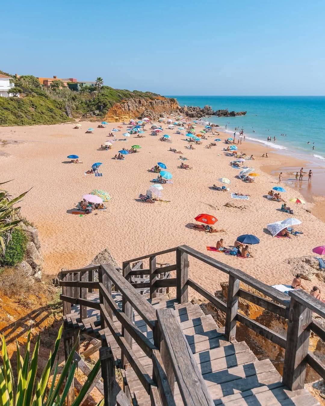 Verrückt - 🏖️ Playa Las Calas de Roche bei Conil de la Frontera ist ein ...