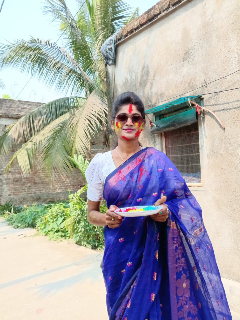 Dustu Pakhi