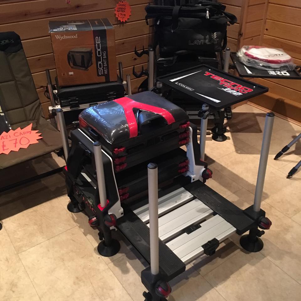 colmic fishing seat box Storage Door Carpfishing Equipment Spinning Surfcasting Excellent Material with Reinforced Stitching Sports & Outdoors Colmic SEATBOX MIURA 36mm legs