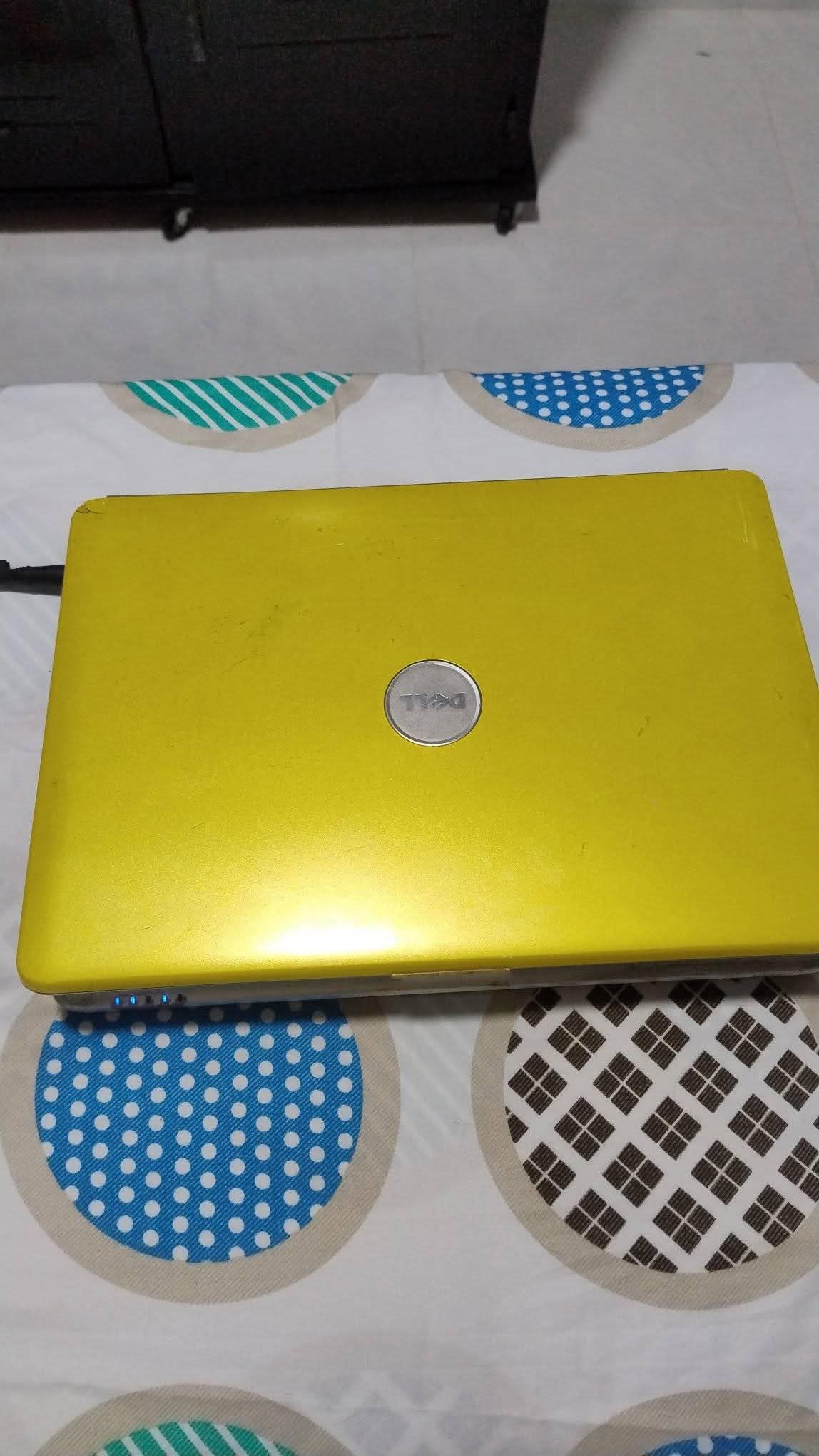 Computador Marca Dell ( Inspiron. 1525) pantalla de 15