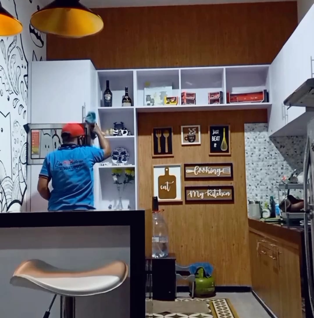 Kost kotor? Sibuk kerja? 😩 Serahin ke Iverclean aja 🧼 Reguler cleaning ...