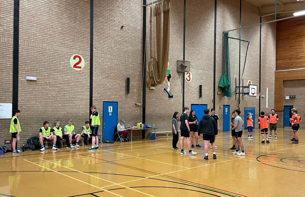 Clwb Pêl-Fasged Dreigiau Caernarfon Basketball Club - 🏀🏀 Diolch i Guto ...