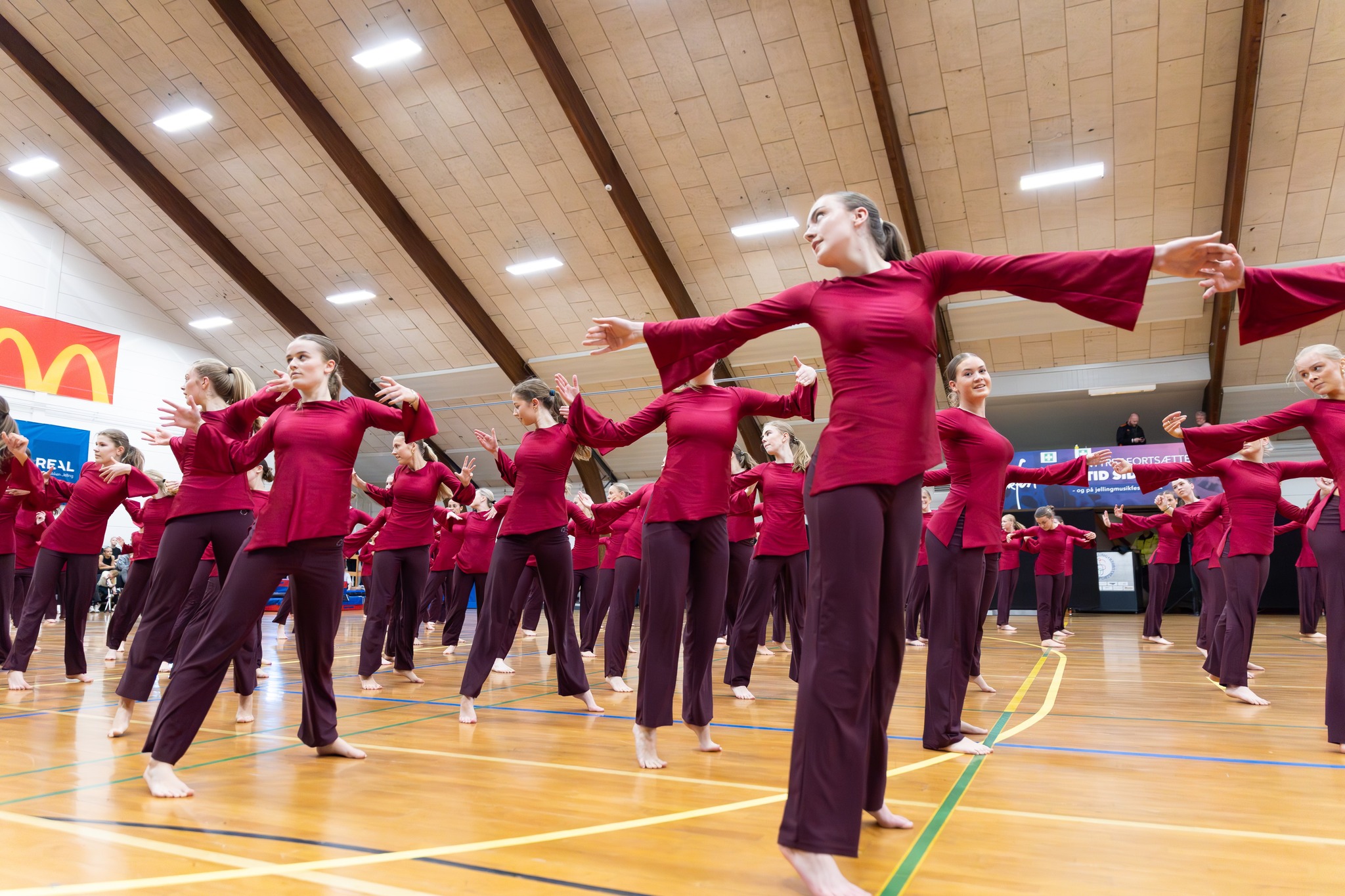 Jelling fS Gymnastik added a new... - Jelling fS Gymnastik