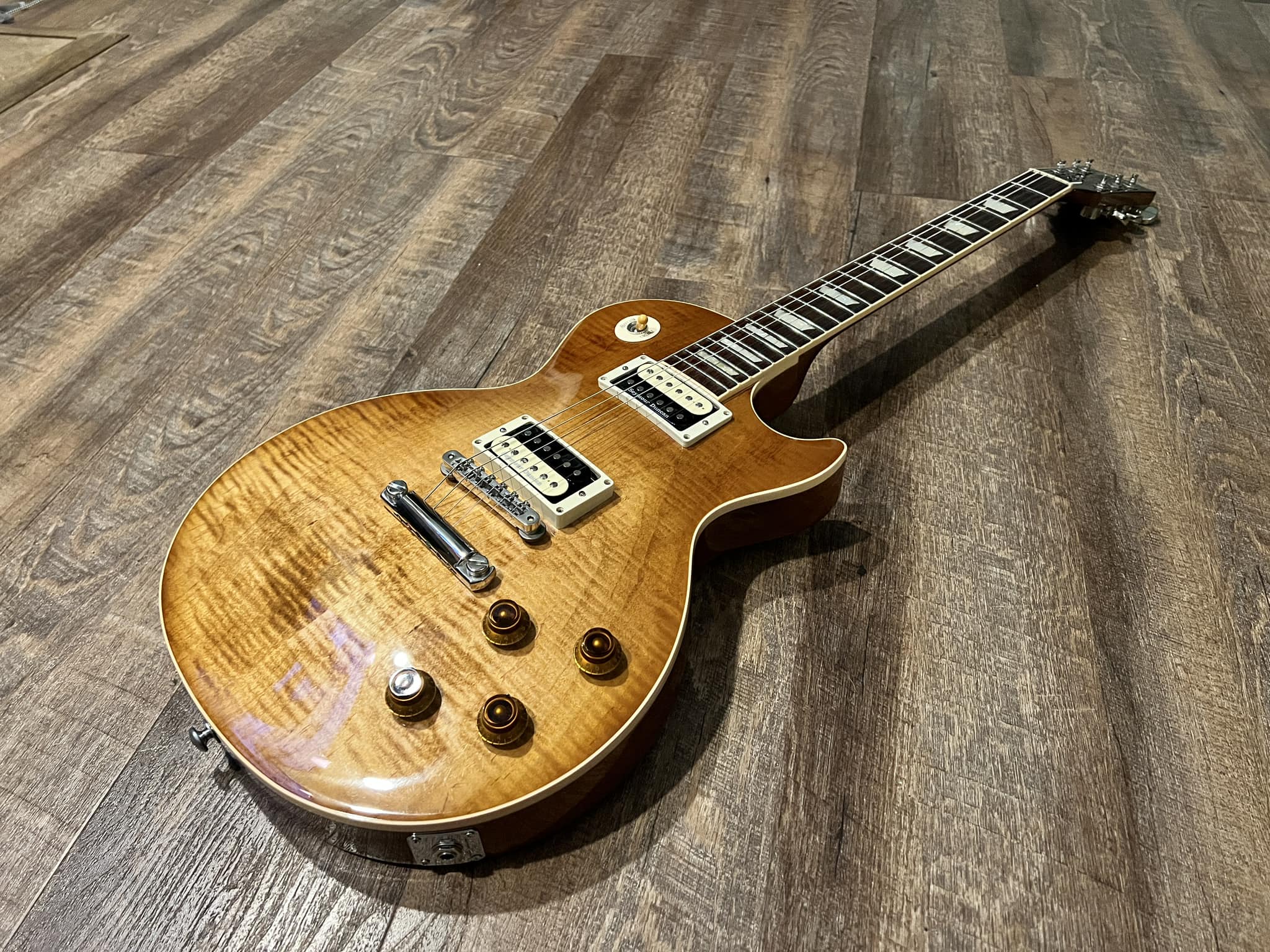 Upgraded Les Paul with Seymour Duncan Green Magics