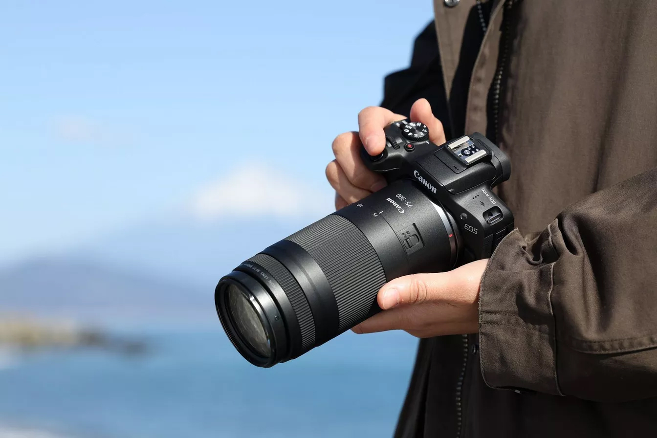 Canon 終於為RF 系統補上一支平價長焦變焦鏡RF 75-300mm F4-5.6，今次