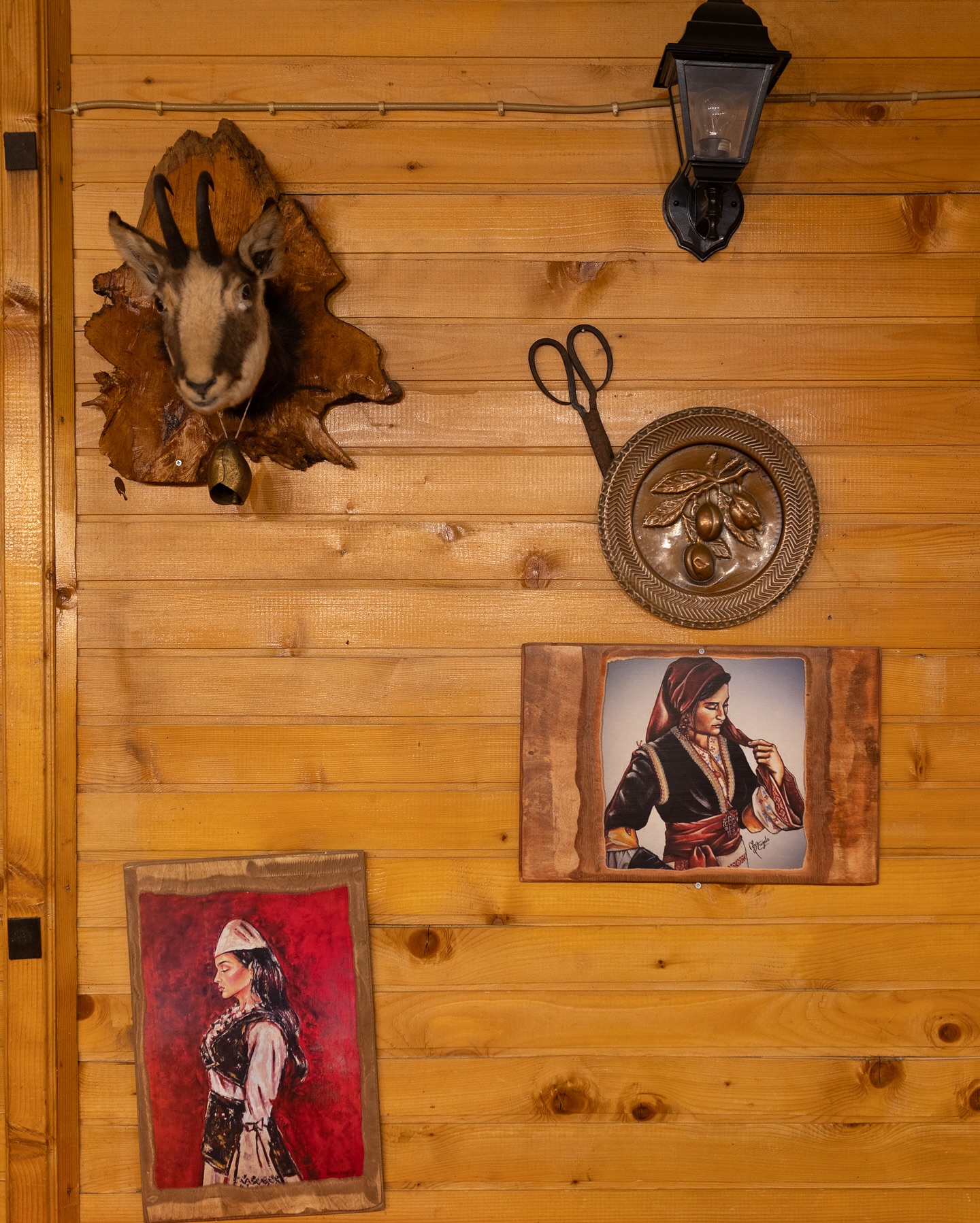 Guri i kuq Restaurant / Rugove | Pejë