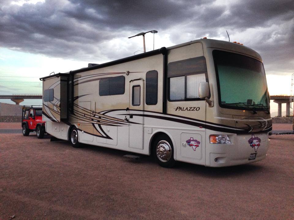 RV - Our site tonight at Mission RV Park in El Paso. And our neighbors ...