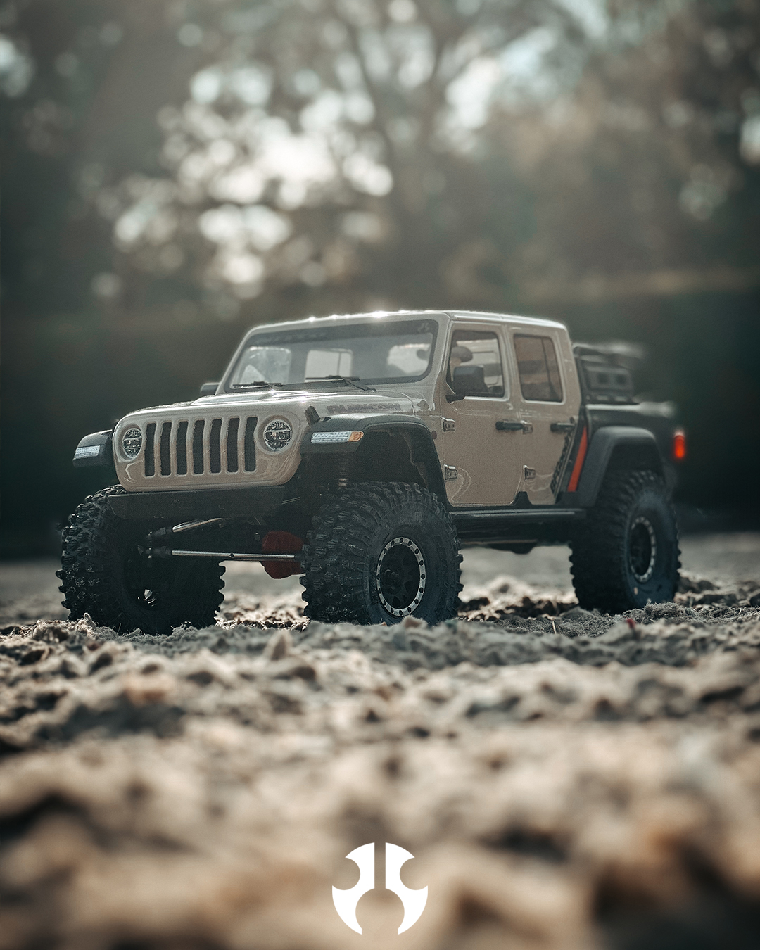 Axial SCX10-III Jeep JT Gladiator Custom painted cab with ProLine