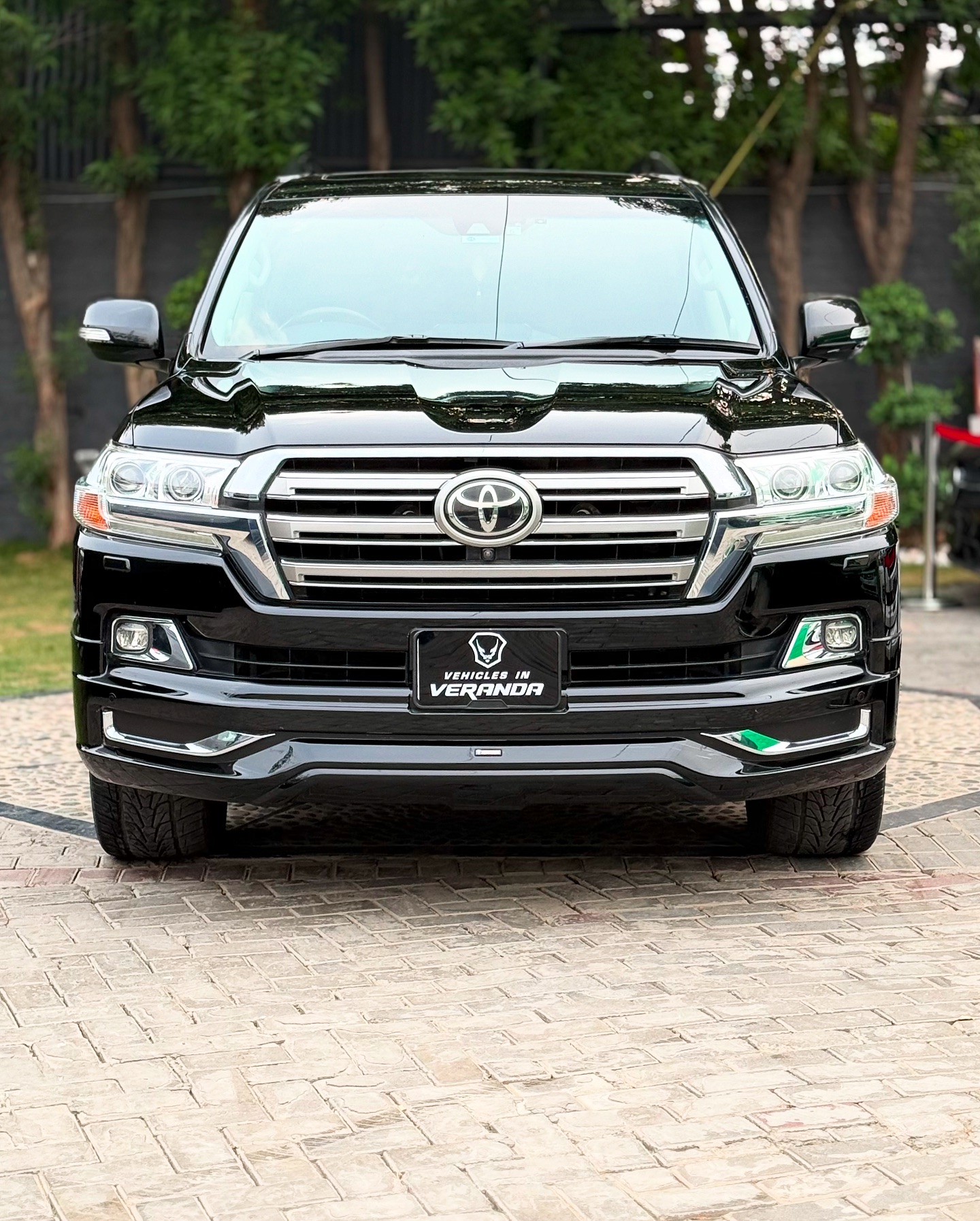 Toyota Land Cruiser Variant:ZX Model: 2015 Mileage: 46000 kms only