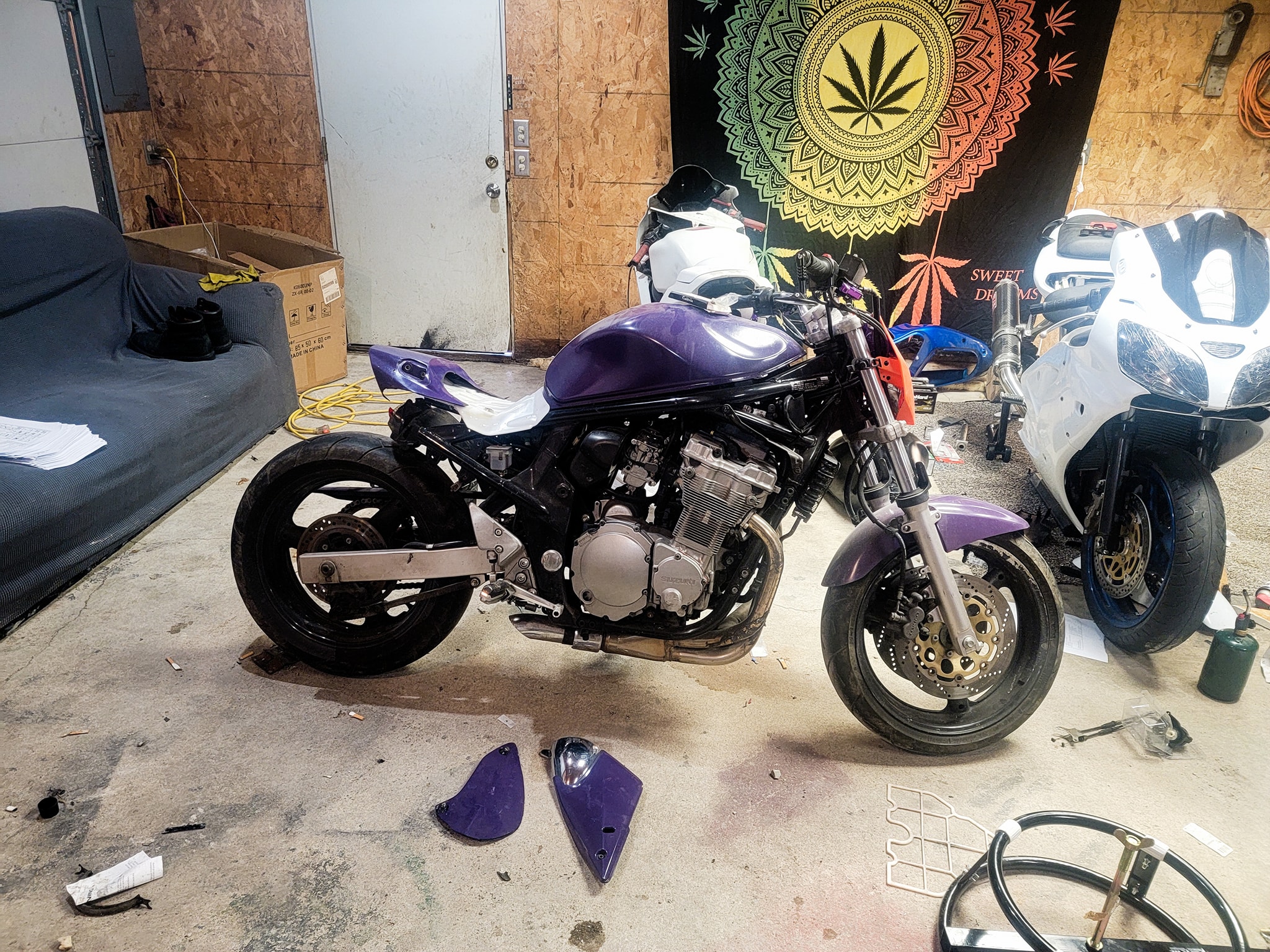 Kawasaki ZX6R and Honda CBR1000RR fairing kits in Kennewick