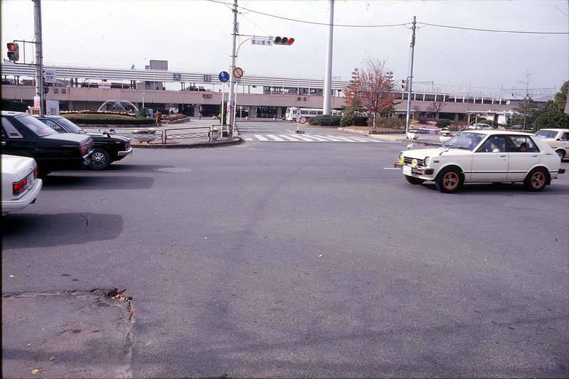 先日、写真が趣味の友人に昔の天理の写真を持っていないかと尋ねた