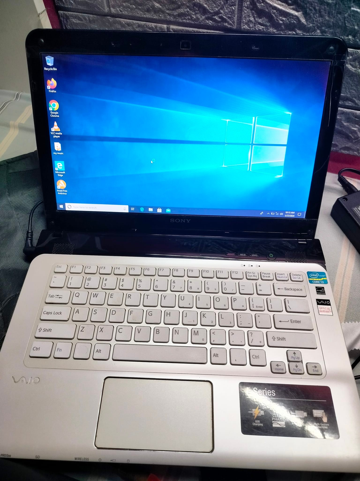 Sony vaio 14inch. Intel core i3 3110M cpu 2.40ghz 4cpu 8gb ddr3 