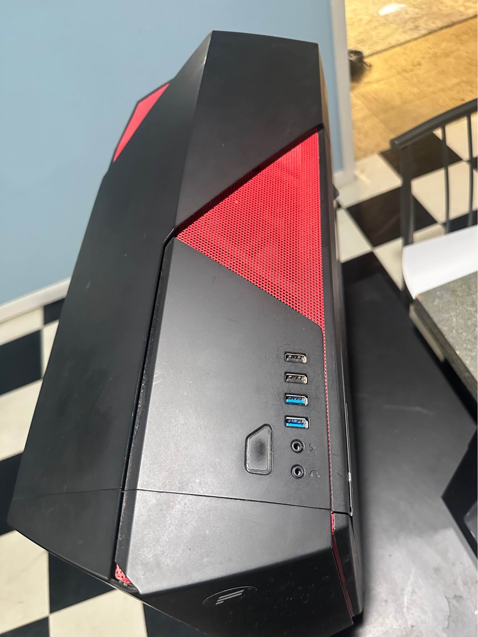 Old IBUYPOWER computer - Desktop Computers - Machesney Park, Illinois ...
