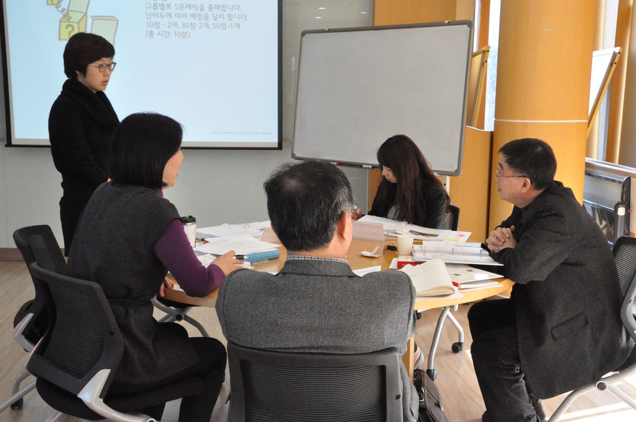 아래의 사진은 코칭포유FT과정에 진지한 논의와 의견이 교환되고 있는... - Incoaching (주) 인코칭