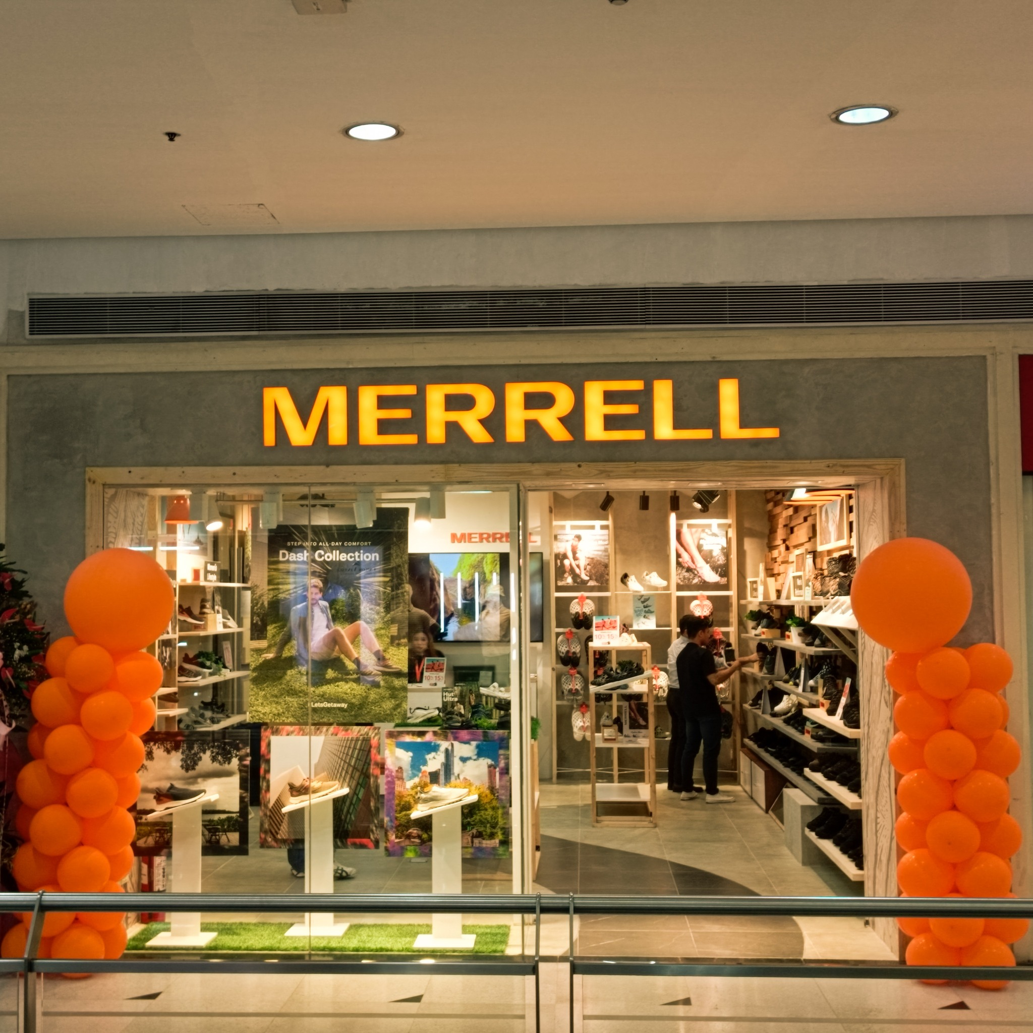 Merrell - 🚨 Store Alert 🚨 Merrell is finally open at... | Facebook