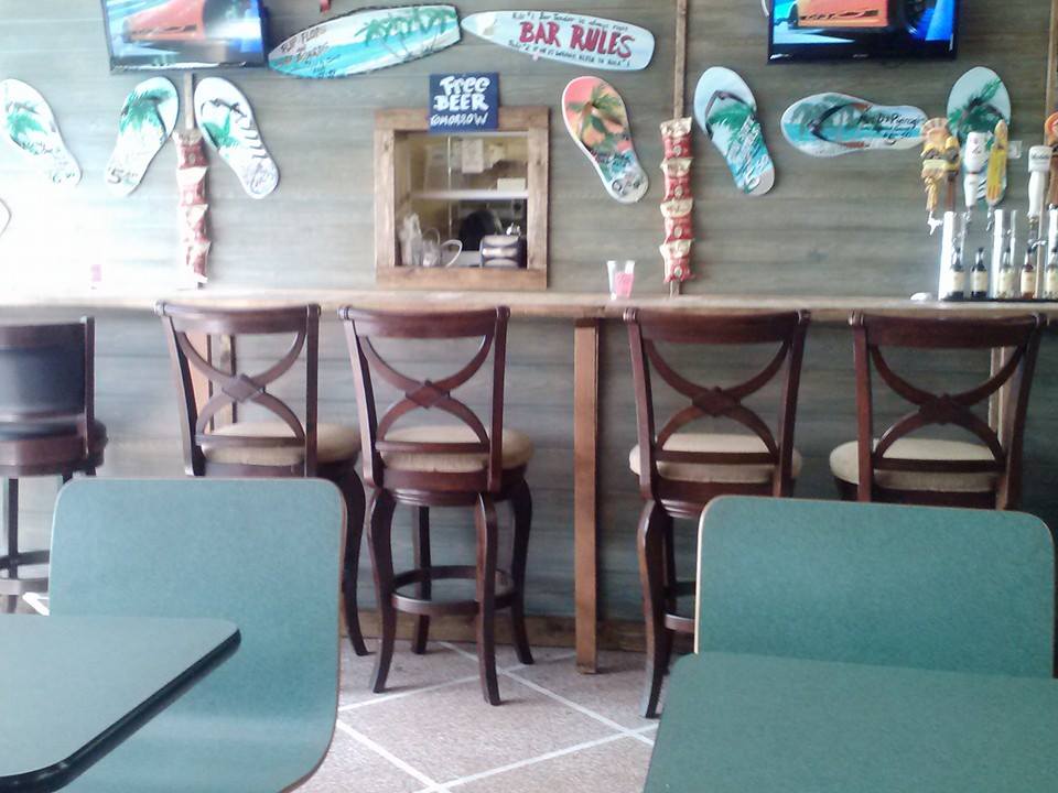 R&R Pub n Grub - Here's a few photos of the bar and...
