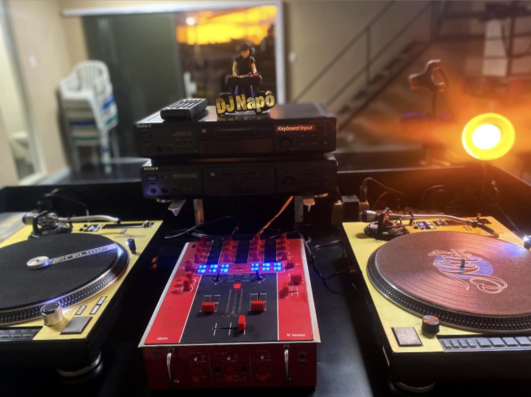 Dj - Baile das Antigas Oficial O Novo Hype dos Cariocas! Vamos Celebrar ...
