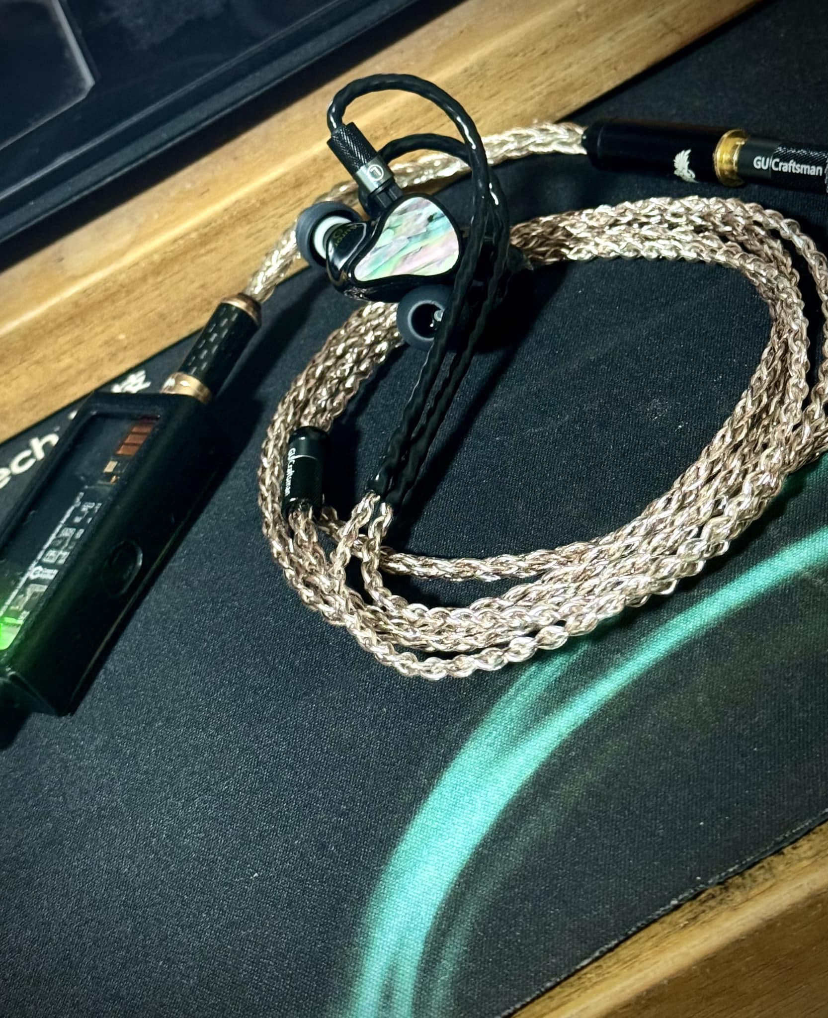 AüR audio Eye of Horus AüR Audio Aurora with Eye of Horus cable A perfect combination