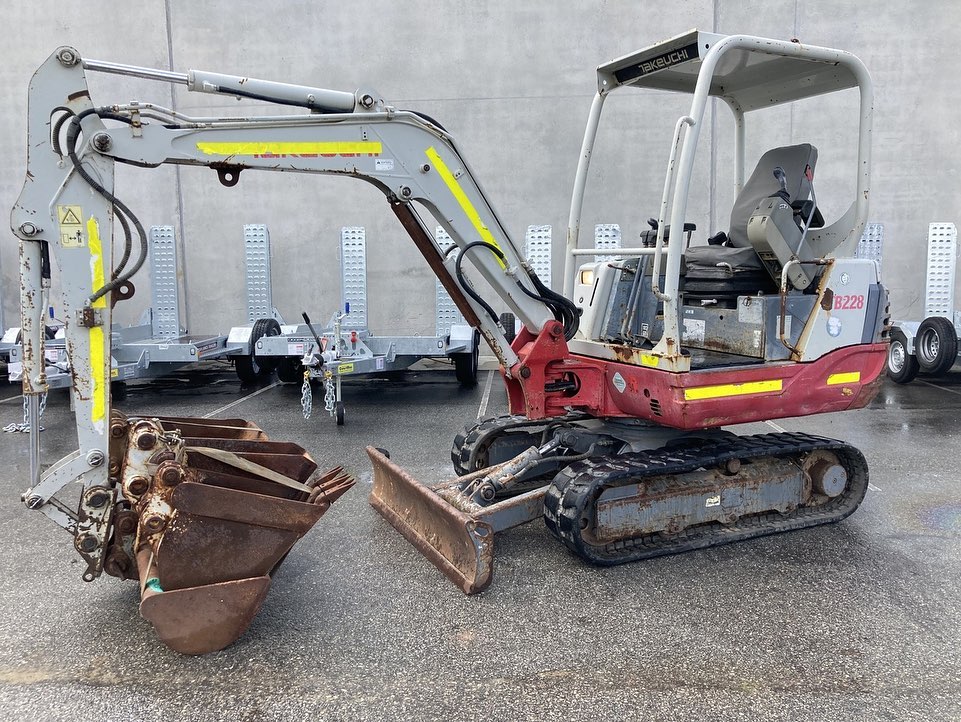 Digrite - FOR SALE: Used Excavators, Skid Steers and Track...