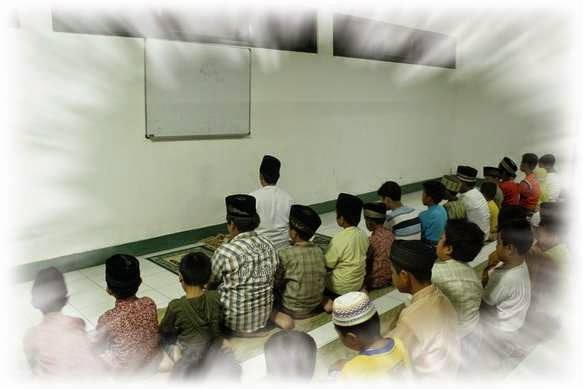 Islam Media News Com Hukum Dzikir Berjamaah Usai Shalat Fardhu Menurut 4 Madzhab Islam Media News Com Menurut Para Ulama Madzhab Hanafiyah ق و ل ه ل ا ب أ س ل ل إ م ام أ ي و ال م ق ت د ين ق و ل ه