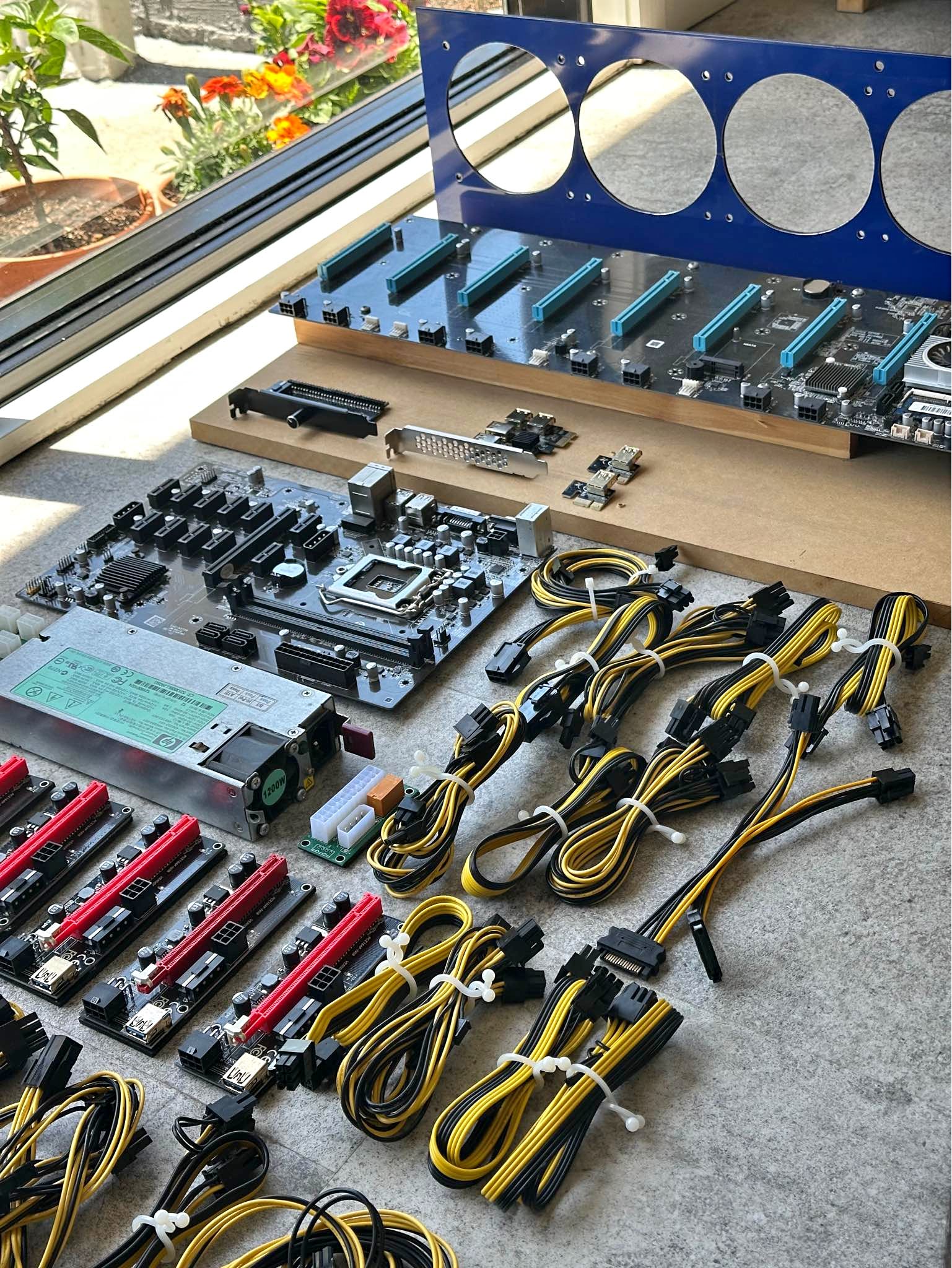 Mining Rig Setup | PCI-E GPU Risers, Large Mining MB, ATX MB, USB 3 ...