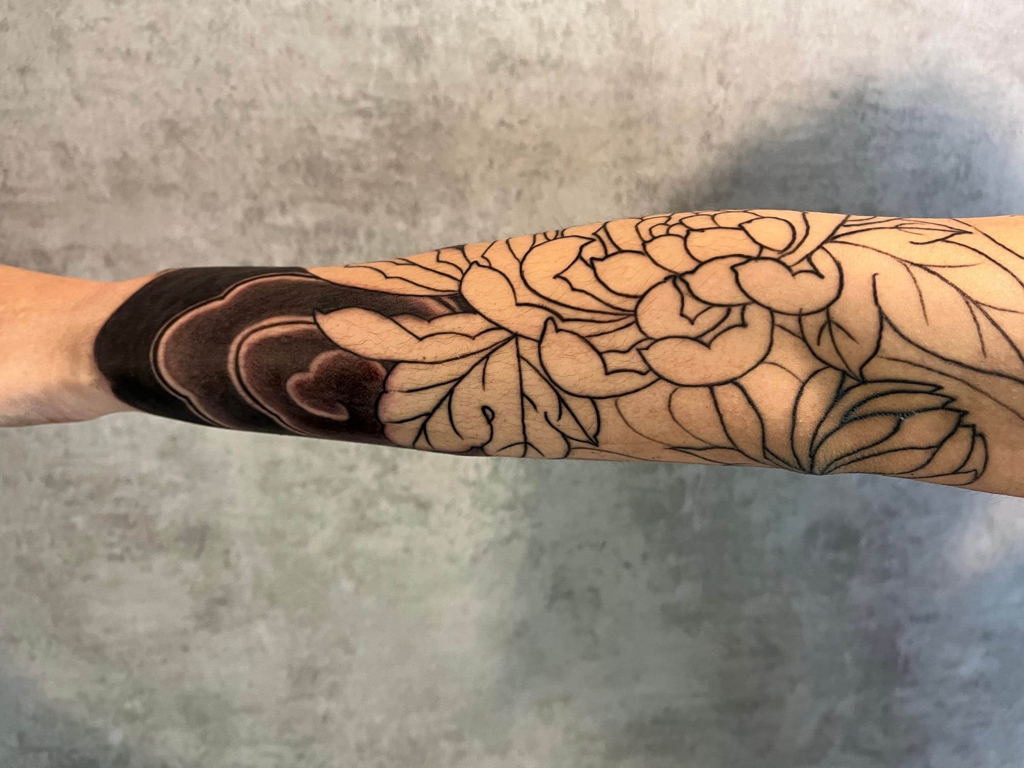 包手背景霧 By黃晹 刺青師 #傳統刺青 #傳統紋身... - 世皇紋身 SHI HUANG Tattoo | Facebook
