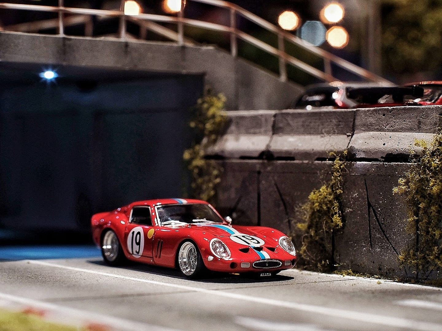 My 1/64 custom Ferrari 250 GTO with outstanding diorama at TCM