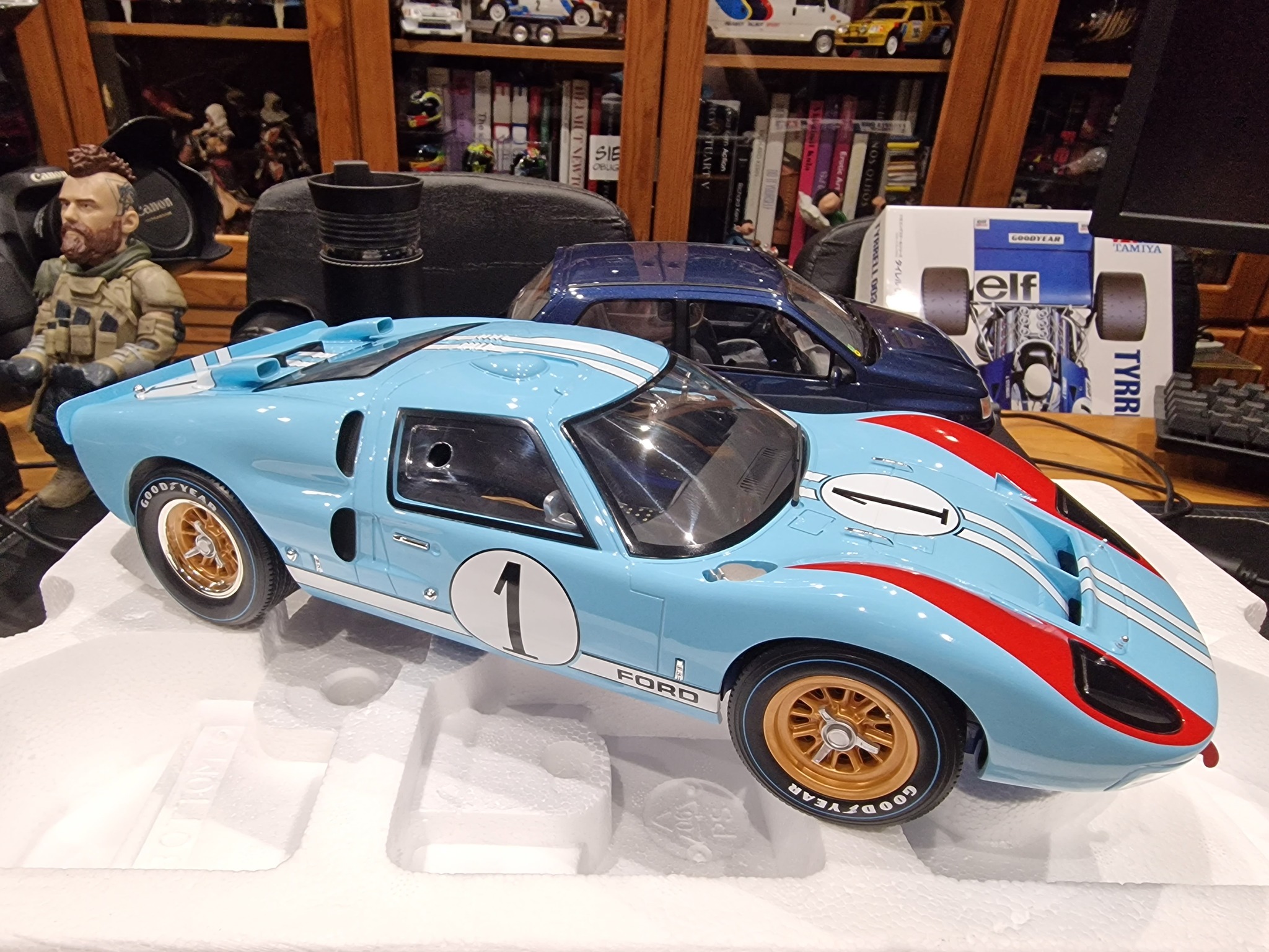7 Ford GT40 MKII-B Le Mans 1966* scale model 1:18 Exoto