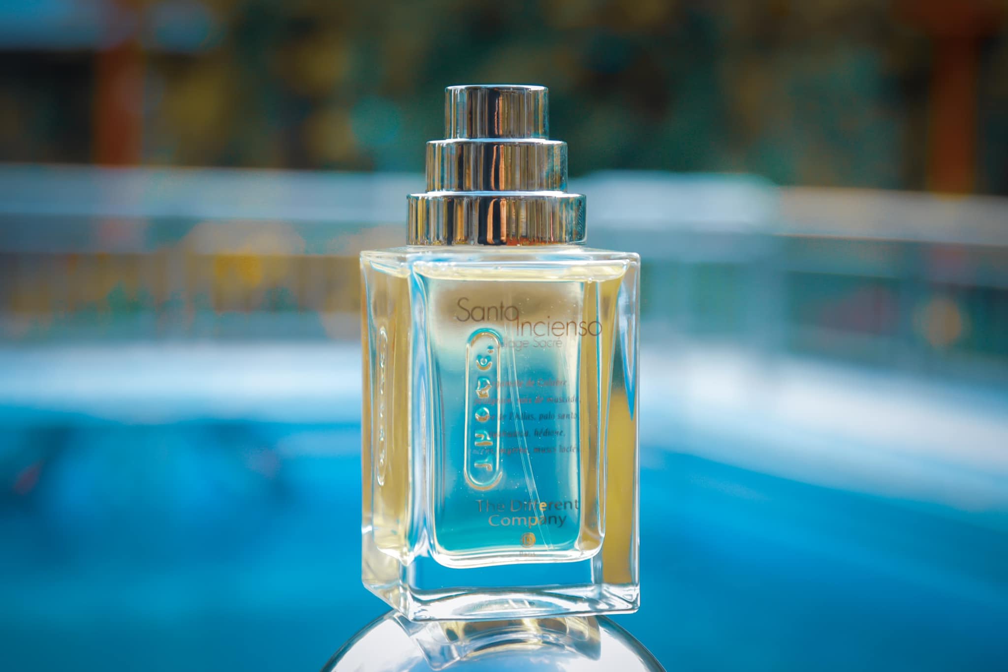 Santo Incienso by The different company عطری است چوبی زنانه و