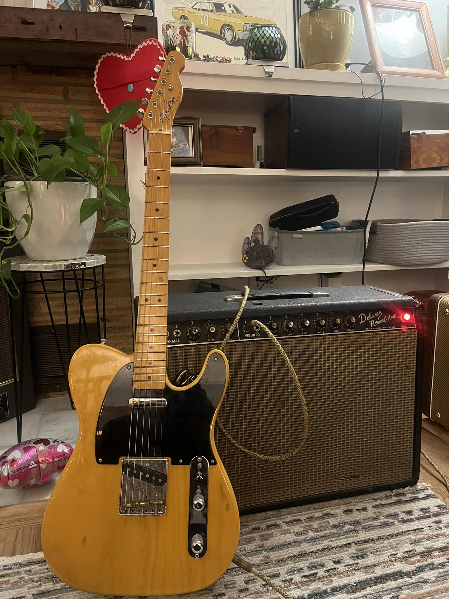 2004 Fender American Vintage Tele sounds great with this amp