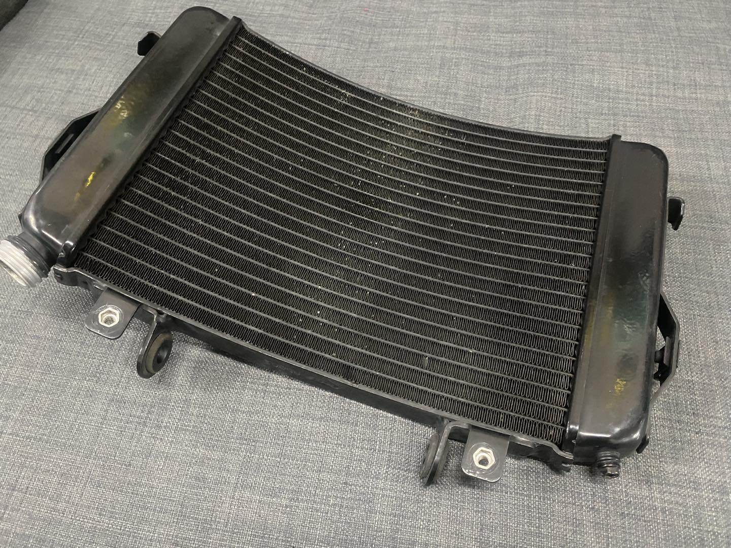 LWZR - SOLD!!!!!!!! KTM Duke 690 Radiator Condition:Used...