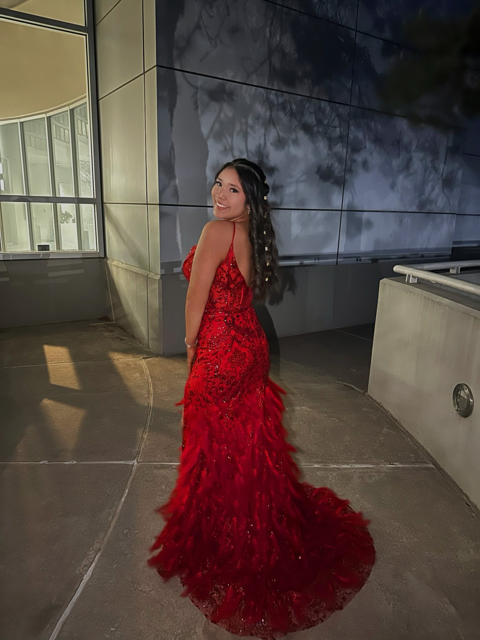 Trying to get ride of my prom dress! I'm from Lincoln ne if you are close and would like to try it on!!!