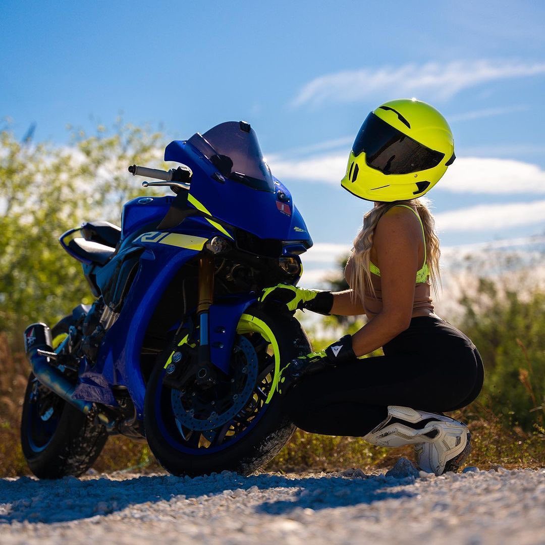 Monster Motorcycle Fairings blondiemotovlogs FINALLY BACK ON BELLZ💙