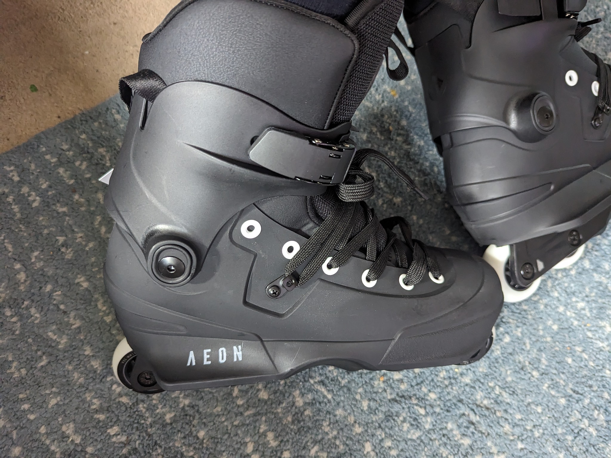 Aeon 60 basic vs team xxi. Is there any other differences than the 