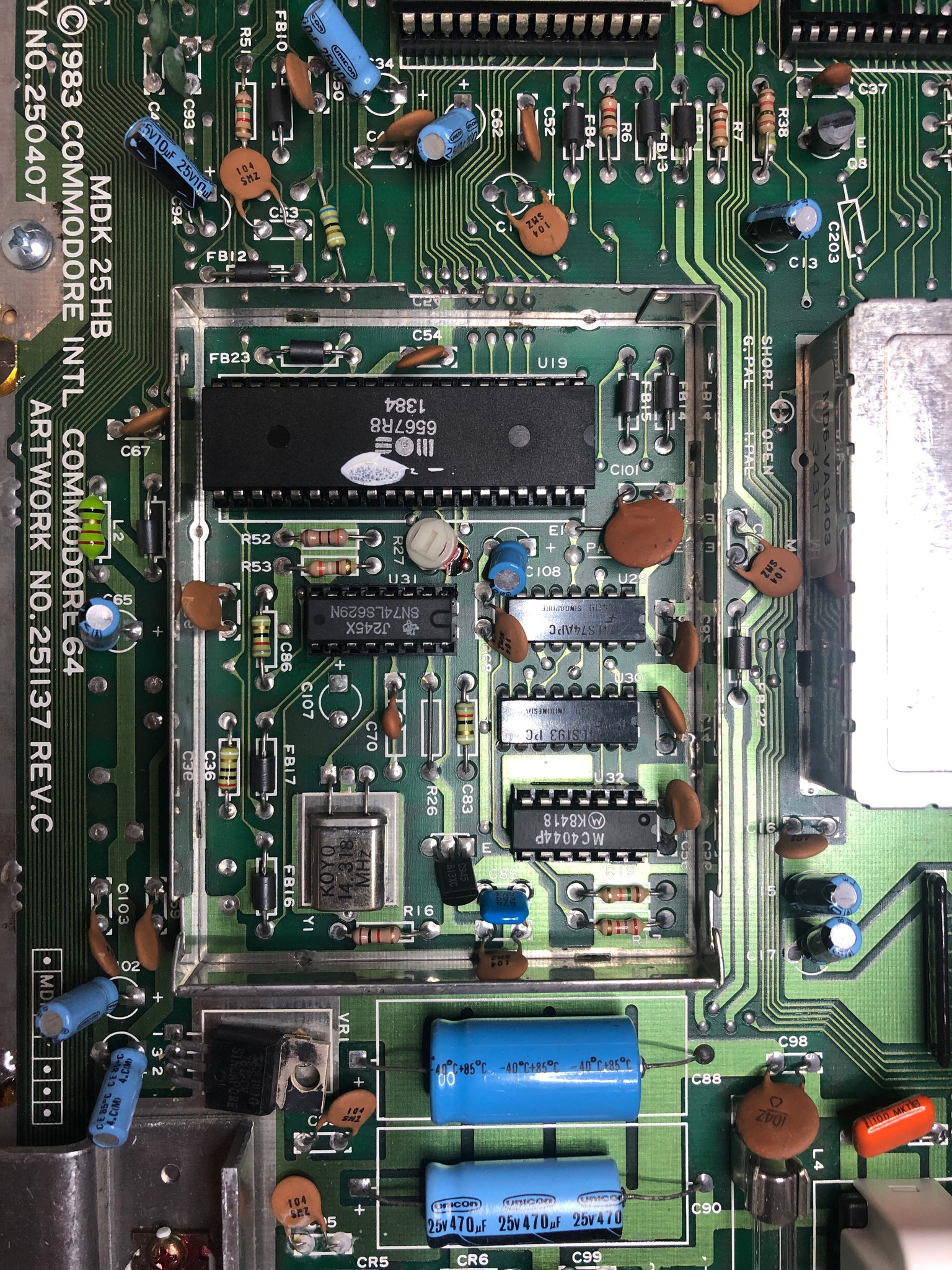 C様オーダー Would anyone on here know what is wrong with this VIC-20? Would I